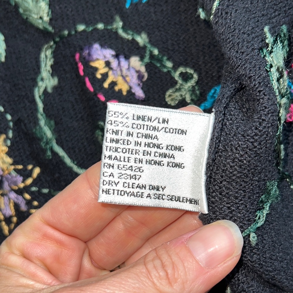 Vintage Talbots Black Sweater with Stunning Floral Embroidery & Beading! Size M - Picture 9 of 10
